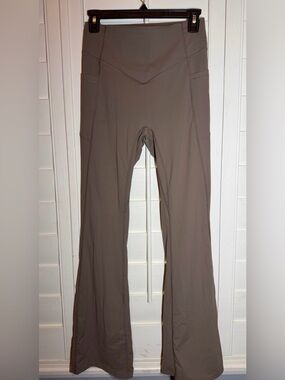 Taupe Scrunch Butt High Waist Flare Leggings size XL